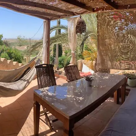 Dachterrassenzimmer In Romantischem Mit Pool Bed & Breakfast